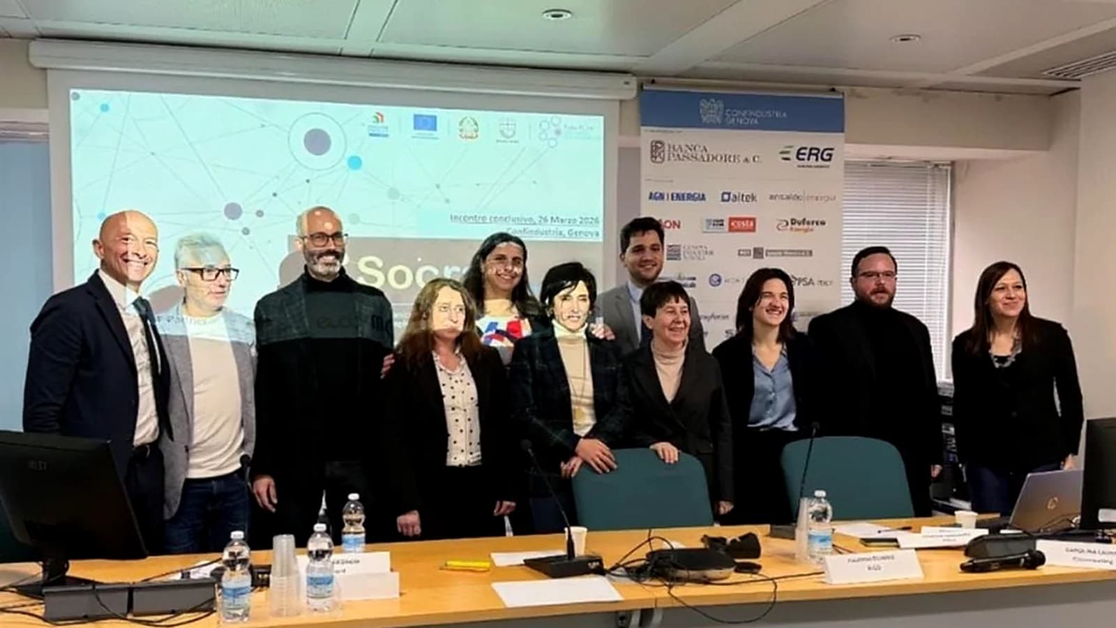 Gruppo dei partner e partecipanti all'evento finale del progetto SOCRATE a Genova